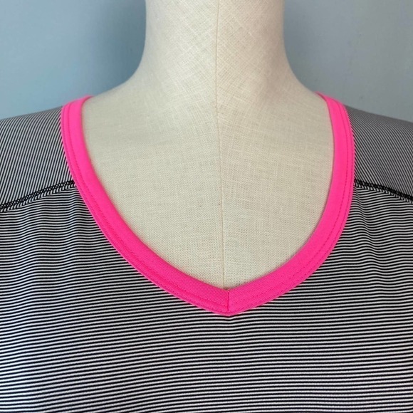 Hannah H2 Black Pink Striped Breathable Mesh Inset Short Sleeve Shirt Size L - Picture 2 of 12